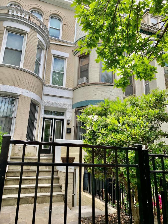 וושינגטון Classy Victorian Brownstone Subway Shopping מראה חיצוני תמונה