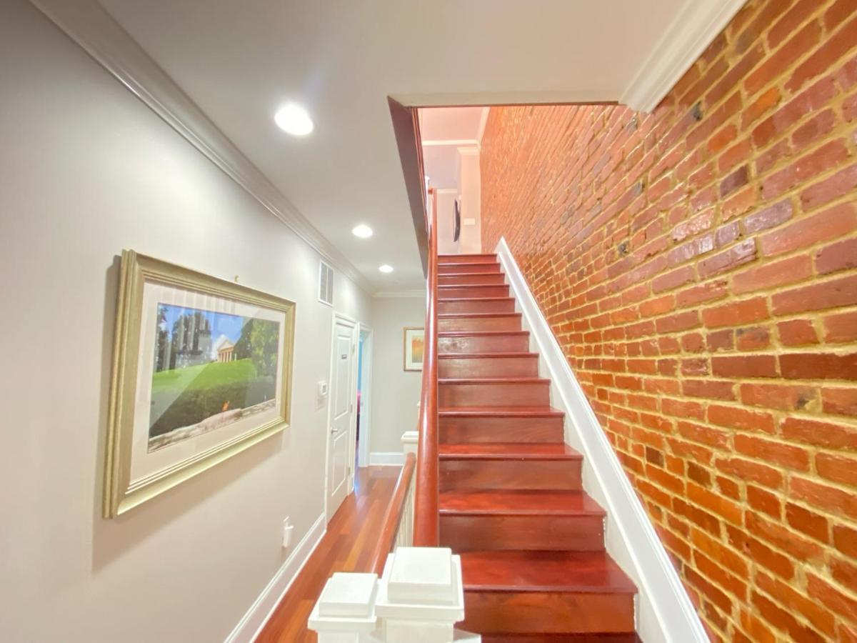 וושינגטון Classy Victorian Brownstone Subway Shopping מראה חיצוני תמונה