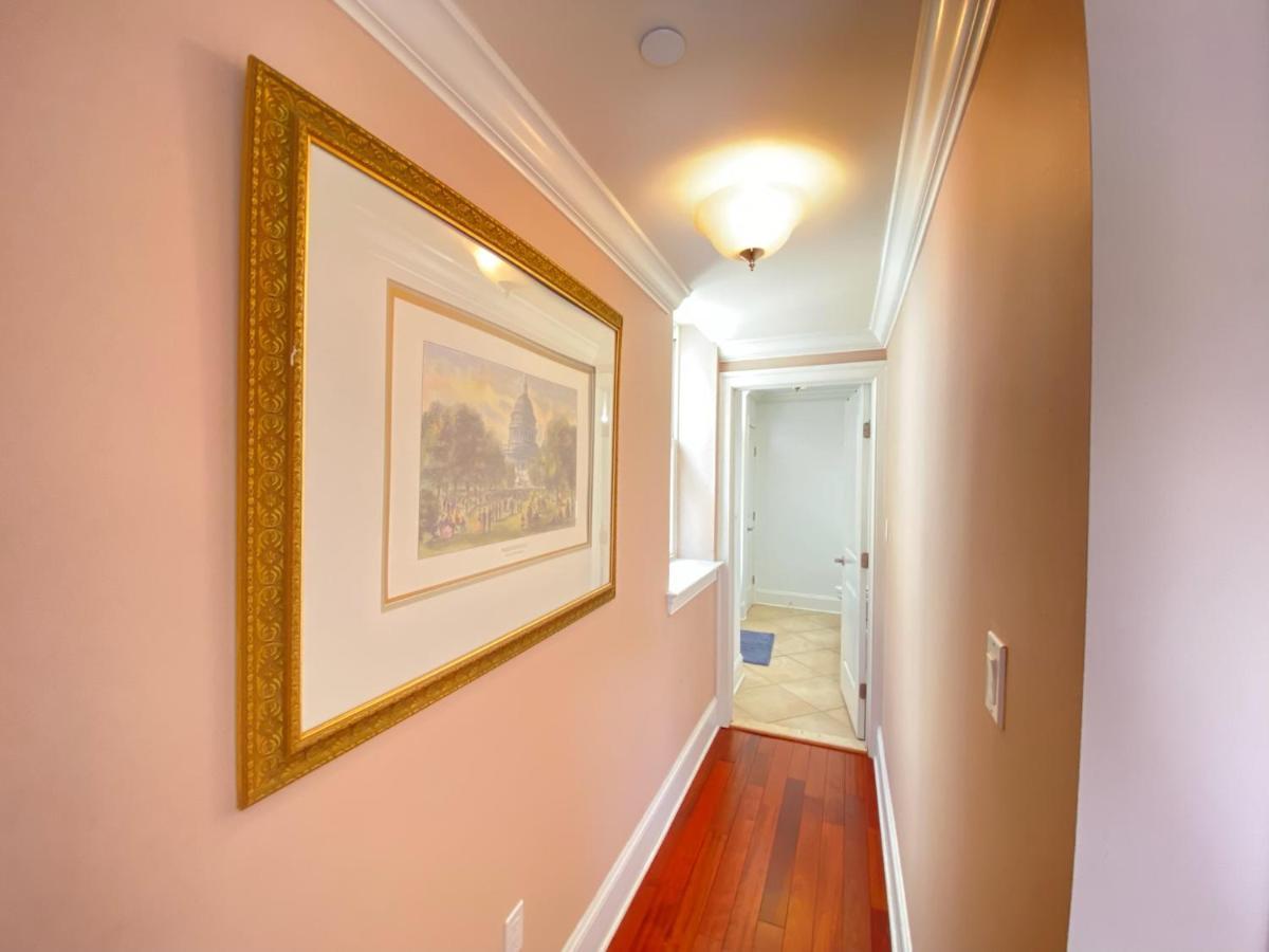וושינגטון Classy Victorian Brownstone Subway Shopping מראה חיצוני תמונה